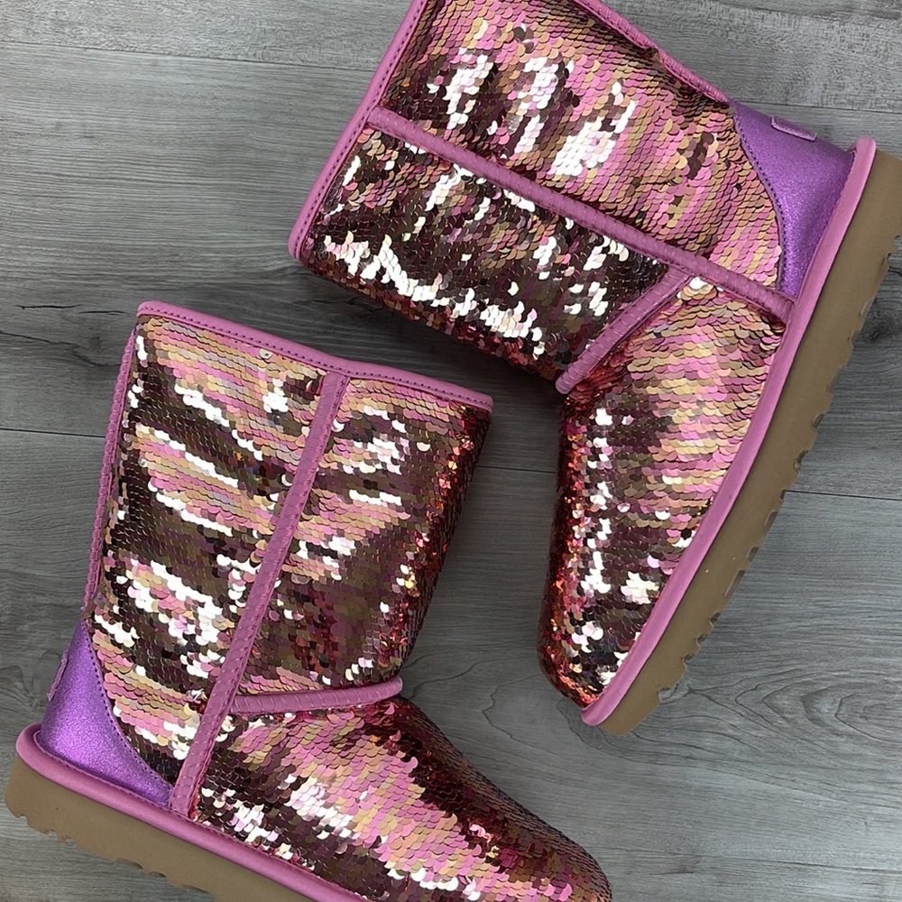 🍁UGG🍁 CLASSIC SHORT SEQUIN PINK TONAL BOOTS - Picture 10 of 15